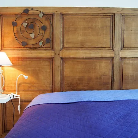 伦纳德度假屋 *